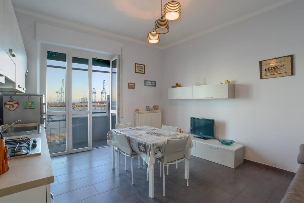 Brezza Marina Vadoalmare Immobiliare Apartment Vado Ligure Room photo